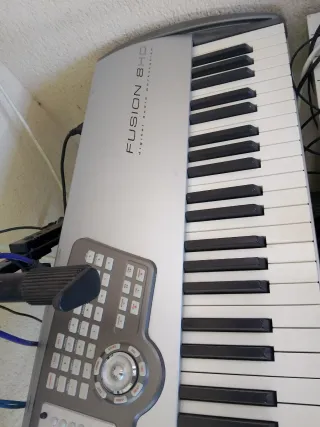 Alesis Fusion 8HD Sintetizador Teclado