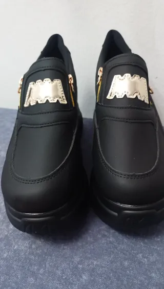 Zapatos de cuña negros con cremallera,nuevos