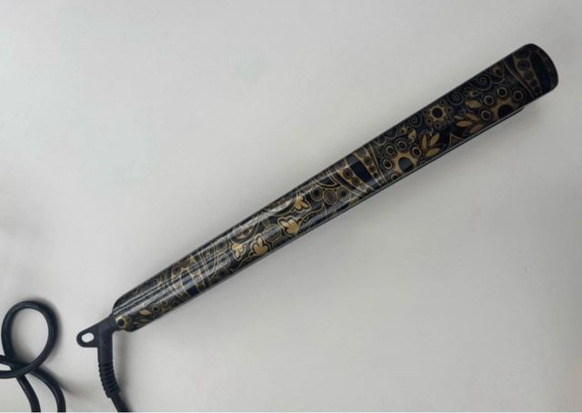 Plancha Corioliss C3 Negra y Dorada