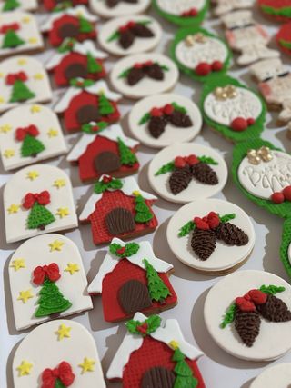 Biscotti Decorati Natalizi Fatti a Mano
