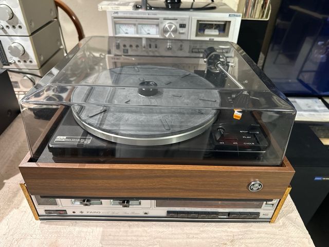 Equipo de música Faro 905 Q y tocadiscos P163