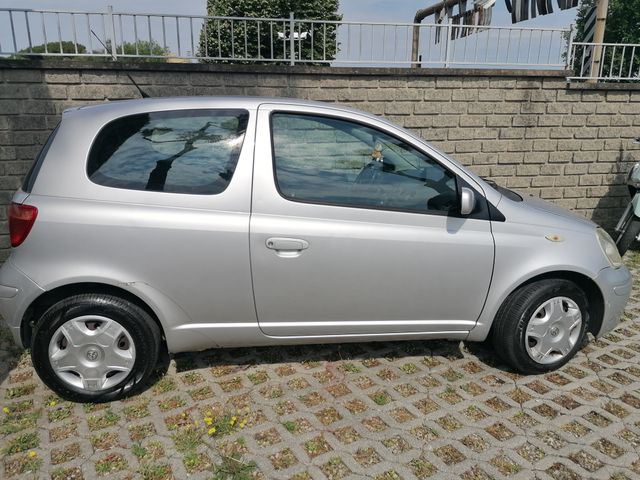 Toyota Yaris Expo clima 2005