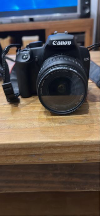 Cámara Réflex Canon Negra + Bolso