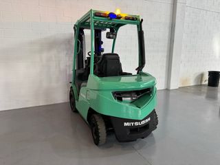 Carretilla elevadora Mitsubishi Diesel 2500kg