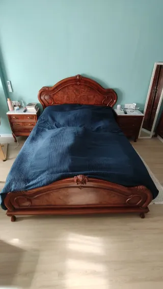 Dormitorio antiguo madera y mármol