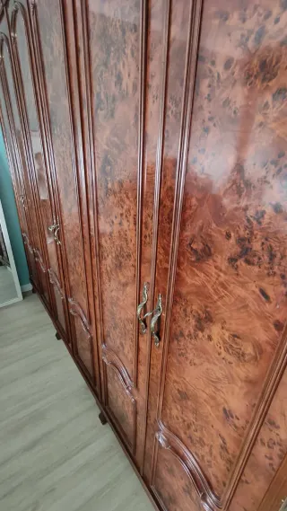 Dormitorio antiguo madera y mármol