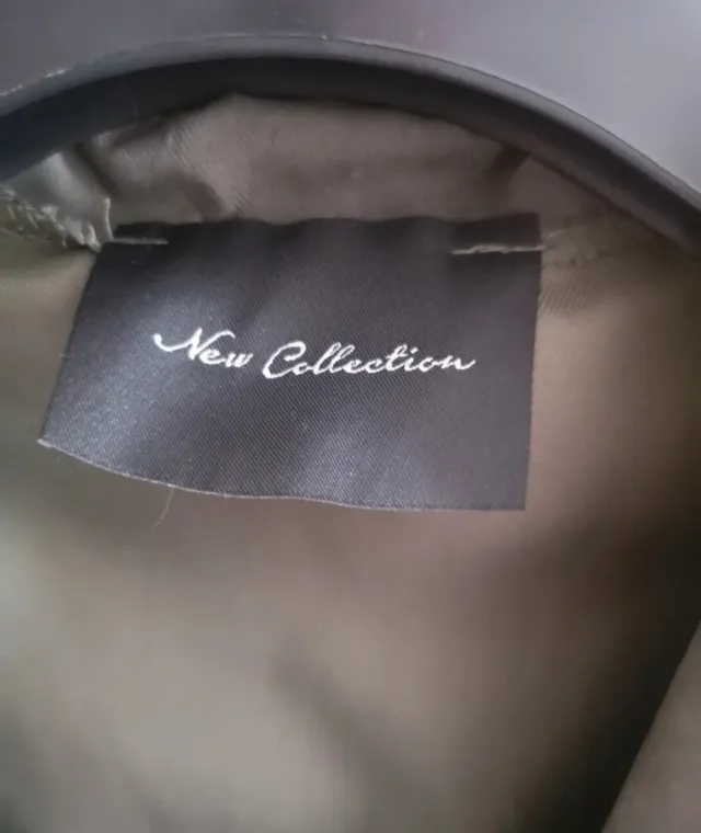 Gabardina verde militar sin estrenar