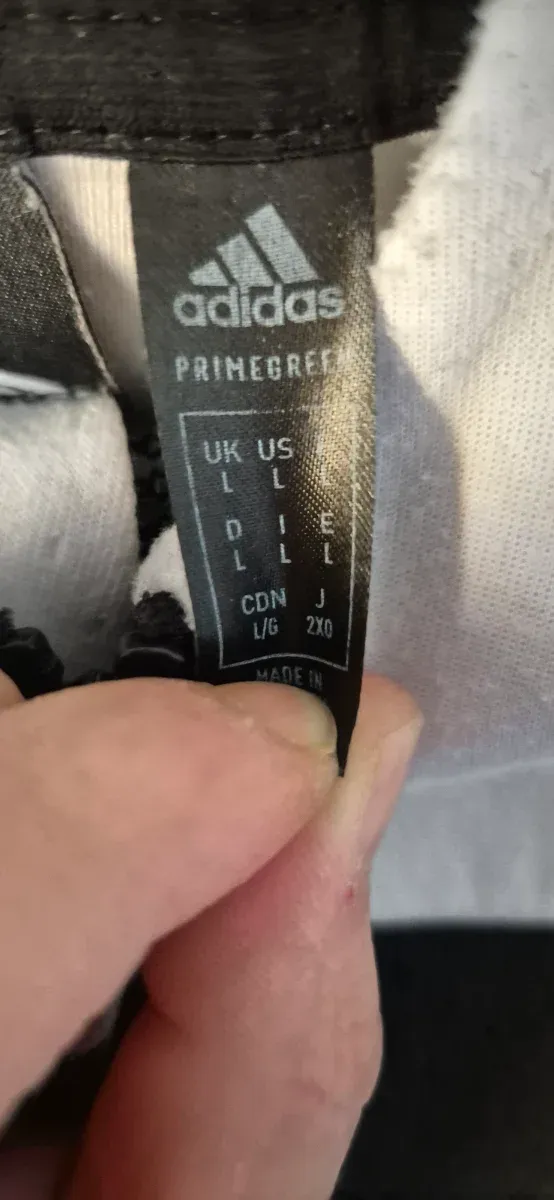 Chaqueta Adidas Negra y Blanca