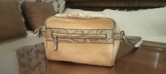 Bolso con estampado de serpiente