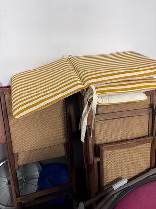 Sillas de madera de teca con ratán