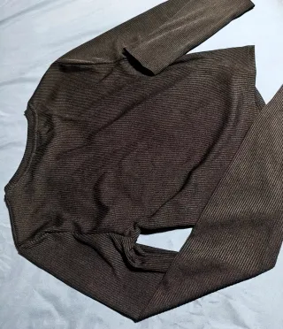 Camiseta manga larga con pedrería