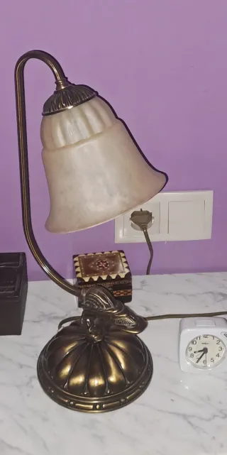 Lámpara de techo y 2 mesita de noche