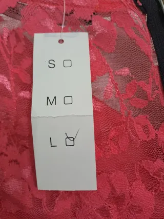 Camiseta de encaje rosa