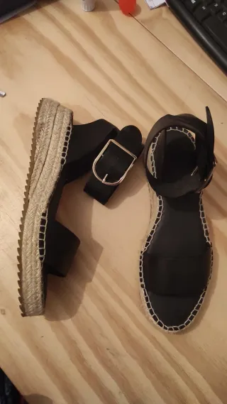 Sandalias planas mujer negras