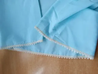 Camisón largo azul turquesa con encaje