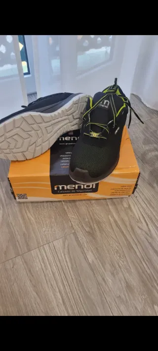 Zapatos de seguridad Mendi negros y verdes