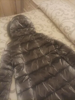 Parka abrigo gris con capucha de piel muy suave