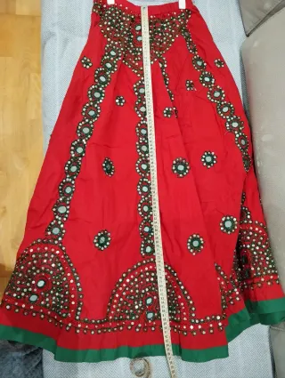 Traje Bollywood rojo con bordados