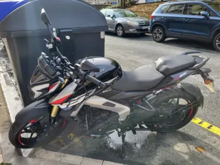BAJAJ Pulsar NS 400