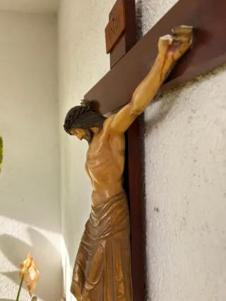 Cristo antiguo policromado