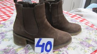 Botines marrones talla 40, sandalias....