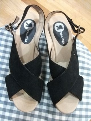 Botines marrones talla 40, sandalias....