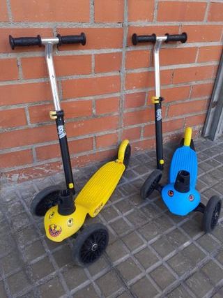 2 Patinetes infantiles (amarillo y azul)