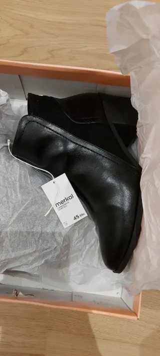Botines negros tacón ancho talla 39.