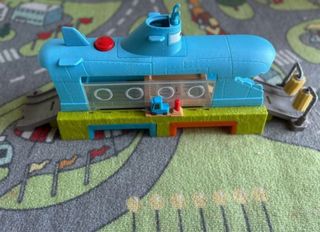 Camión Hot Wheels Monster Trucks + Lavadero Cars