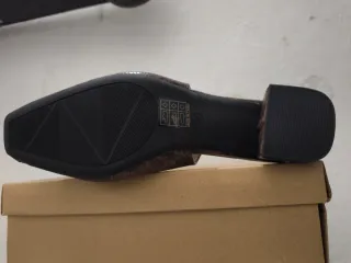 Zapatos tacón slingback estampado serpiente