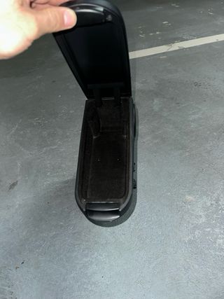 Reposabrazos Volkswagen Polo Negro original