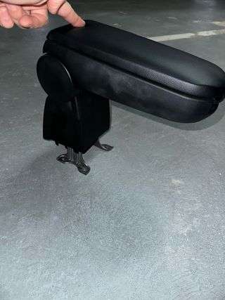 Reposabrazos Volkswagen Polo Negro original