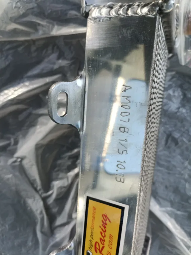 Radiador hCRF 250X nuevo con tapon