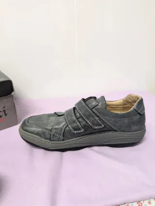 Zapatos Luisetti grises velcro