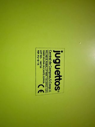 Mesa con silla de madera