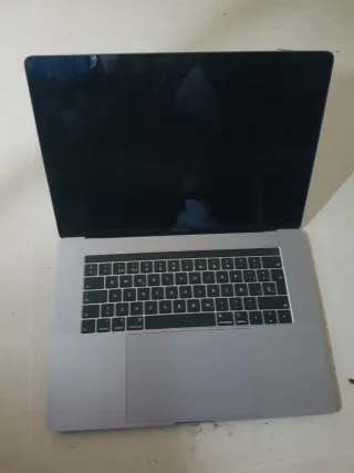 MacBook Pro A1990 Plata