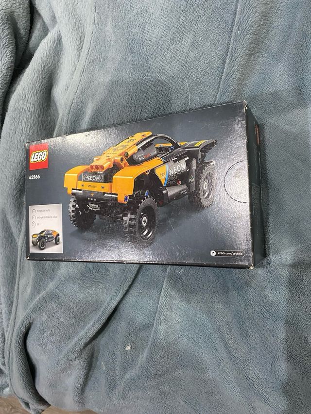 LEGO Technic 42166 NEOM McLaren