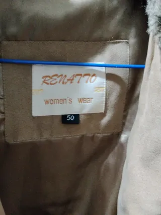 Chaquetón Beige Talla 50 con Cuello Gris