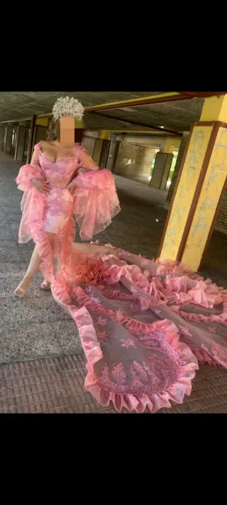 Vestido de Novia Rosa con Cola