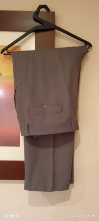 Pantalones de vestir grises para hombre