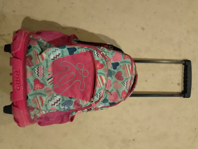 Mochila Totto con ruedas y diseño de corazones