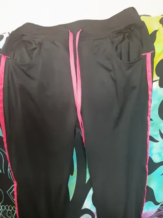 Pantalón chándal negro y rosa T-L