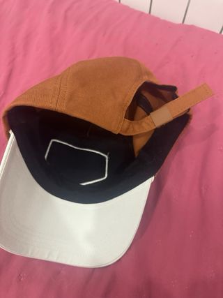 Gorra Zara Marrón y Beige