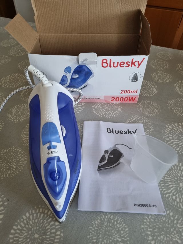 Plancha de vapor Bluesky 2000W