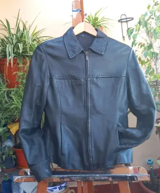 Chaqueta de piel negra