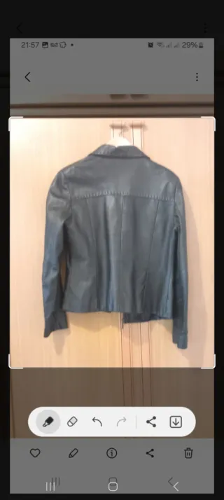 Chaqueta de piel negra