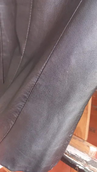 Chaqueta de piel negra