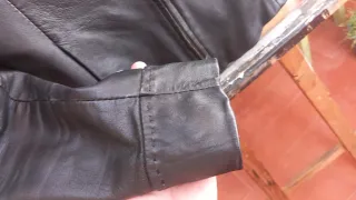 Chaqueta de piel negra