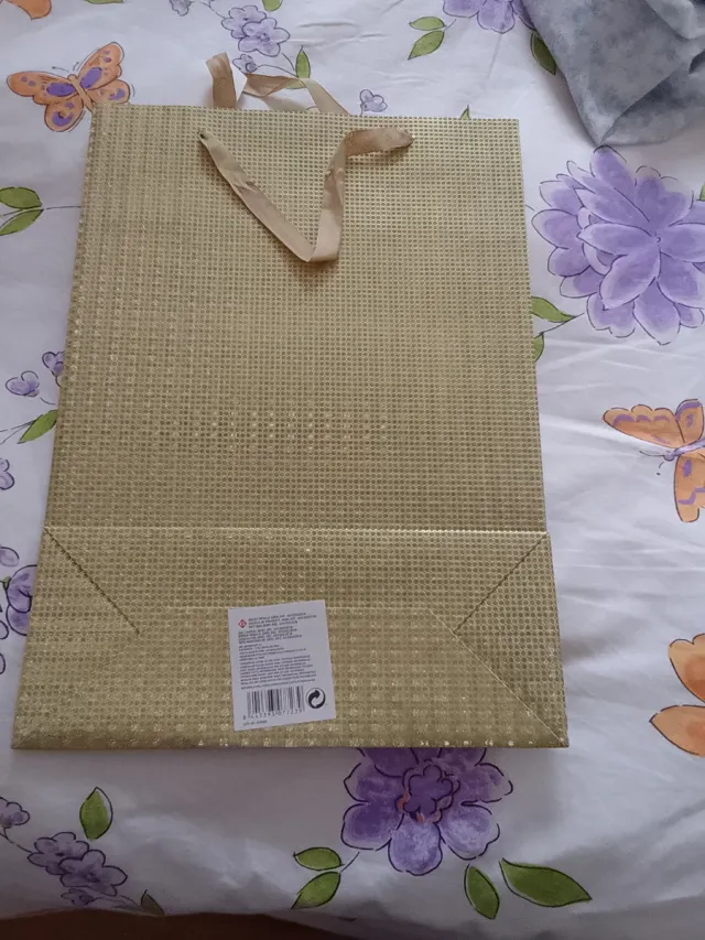 Bolsa de regalo dorada