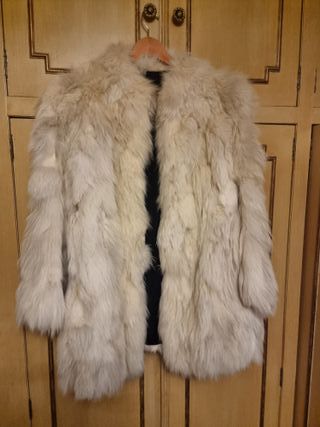 Chaquetón de pelo beige